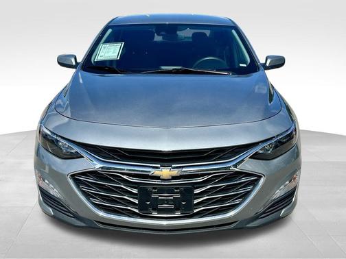 Sterling Gray Metallic 2024 Chevrolet Malibu FWD 1LT