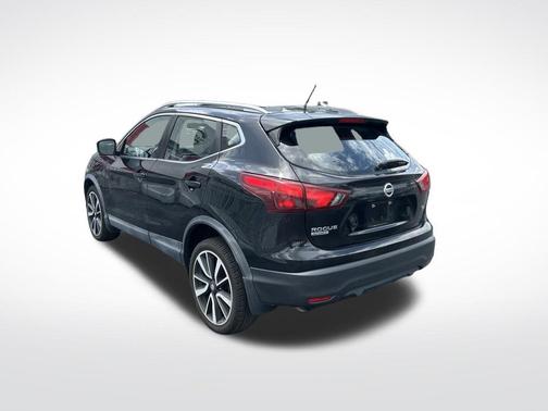 Magnetic Black 2017 Nissan Rogue Sport SL