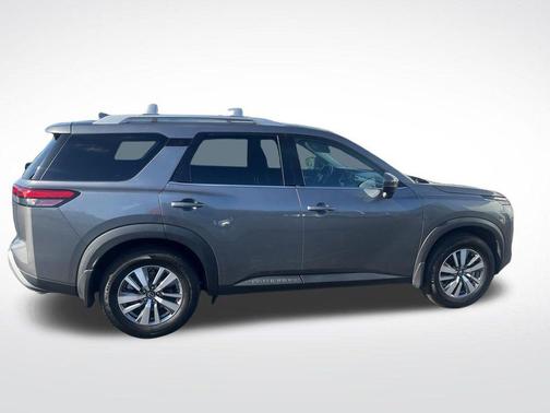 Gun Metallic 2024 Nissan Pathfinder SL 4WD