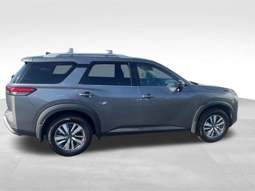Gun Metallic 2024 Nissan Pathfinder SL 4WD