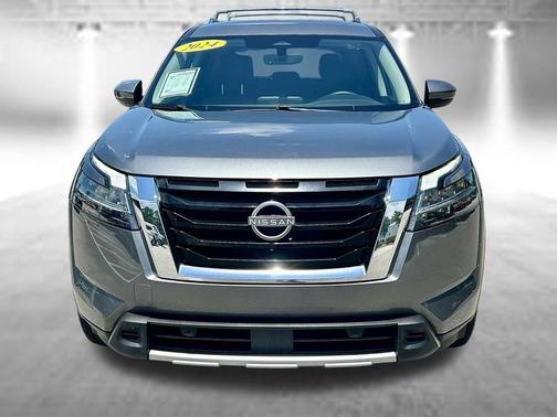 Gun Metallic 2024 Nissan Pathfinder SL 4WD