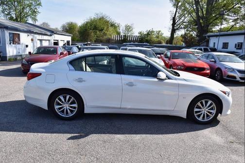 2015 INFINITI Q50 Premium