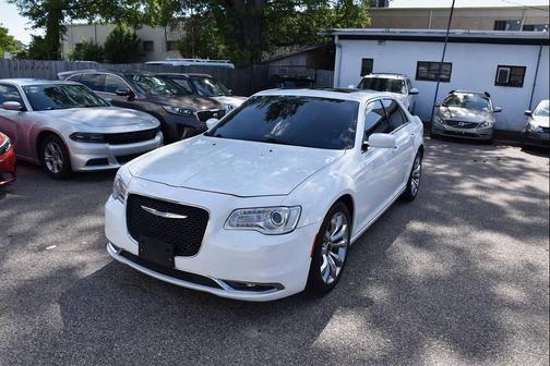Bright White Clearcoat 2017 Chrysler 300 Limited