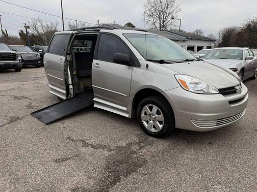 2005 Toyota Sienna CE