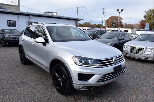 2017 Volkswagen Touareg V6 Wolfsburg Edition