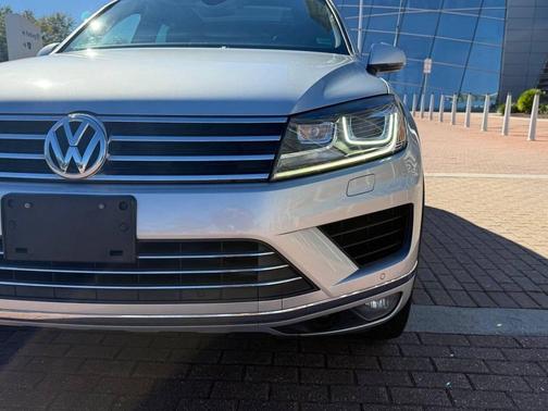 2017 Volkswagen Touareg V6 Wolfsburg Edition