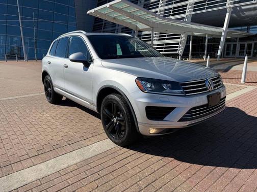 2017 Volkswagen Touareg V6 Wolfsburg Edition