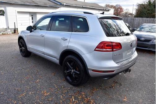 2017 Volkswagen Touareg V6 Wolfsburg Edition