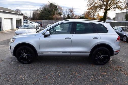 2017 Volkswagen Touareg V6 Wolfsburg Edition