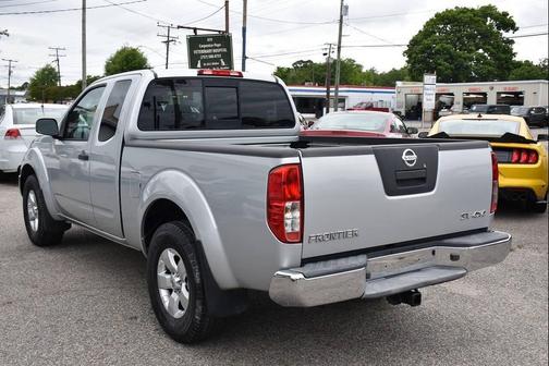 Radiant Silver 2011 Nissan Frontier SV