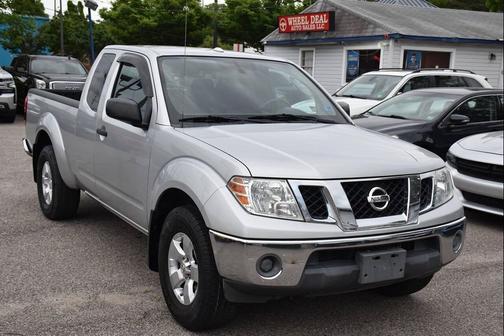 Radiant Silver 2011 Nissan Frontier SV