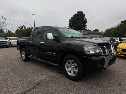 2005 Nissan Titan LE Crew Cab