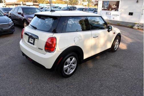 2017 MINI Hardtop Cooper