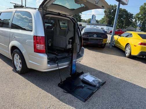 2010 Chrysler Town & Country Touring