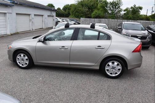 Bright Silver Metallic 2015 Volvo S60 T5 Premier