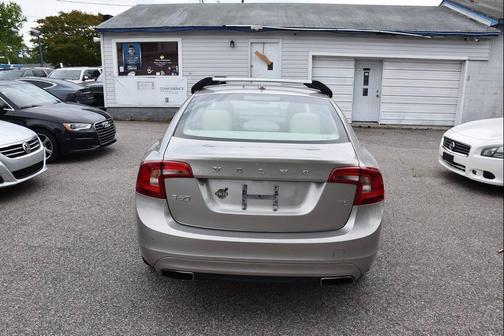 Bright Silver Metallic 2015 Volvo S60 T5 Premier