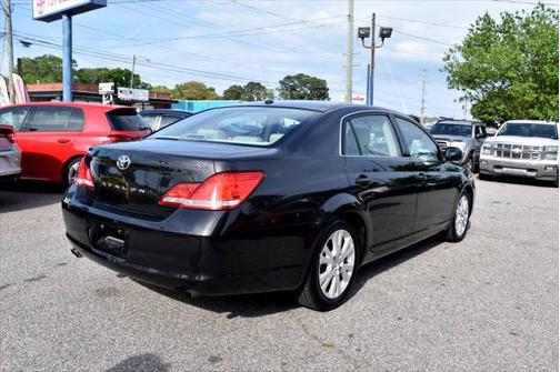 2010 Toyota Avalon XLS
