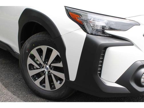 Crystal White Pearl 2025 Subaru Outback Premium