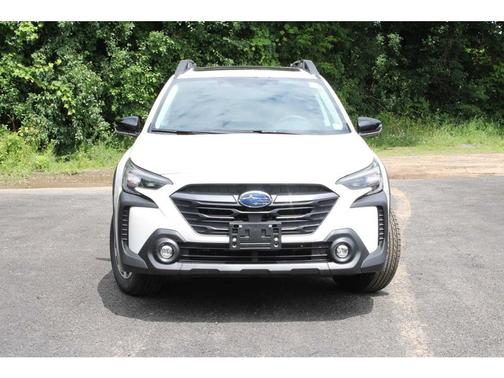 Crystal White Pearl 2025 Subaru Outback Premium