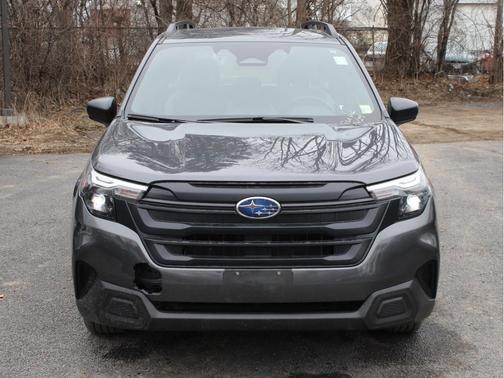 Magnetite Gray Metallic 2025 Subaru Forester Base