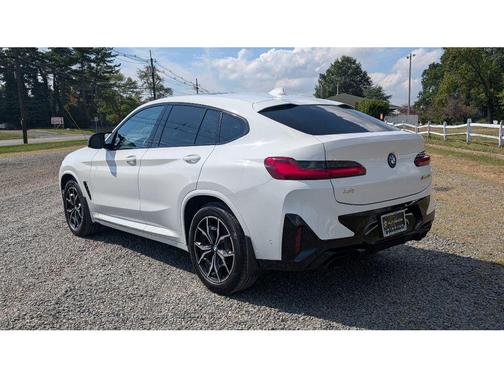 2023 BMW X4 M40i