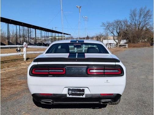White Knuckle Clearcoat 2022 Dodge Challenger SXT