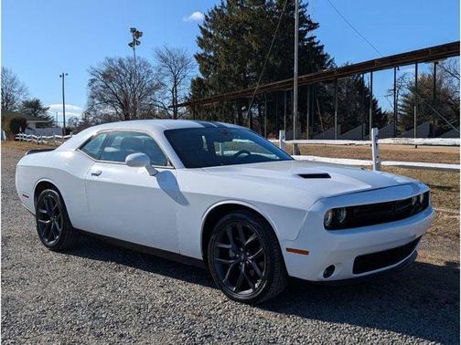 White Knuckle Clearcoat 2022 Dodge Challenger SXT