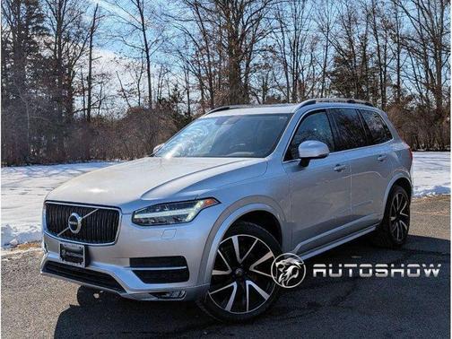 2018 Volvo XC90 T6 Momentum
