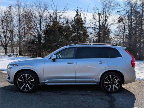 2018 Volvo XC90 T6 Momentum