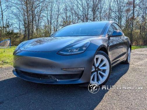Gray 2022 Tesla Model 3 Long Range