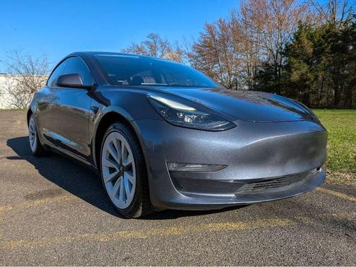 Gray 2022 Tesla Model 3 Long Range