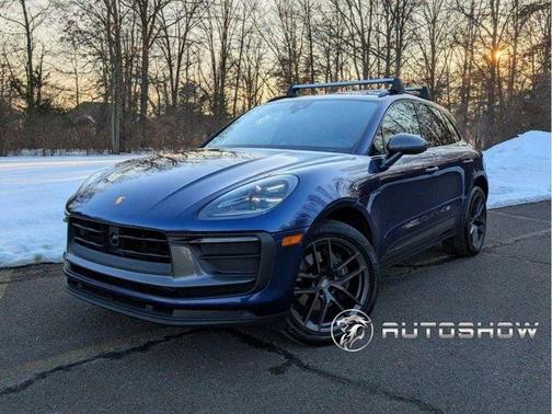 Gentian Blue Metallic 2023 Porsche Macan T