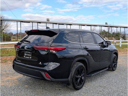 2023 Toyota Highlander LE