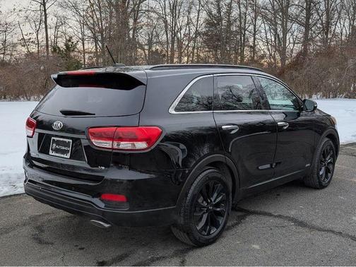 2019 Kia Sorento S V6