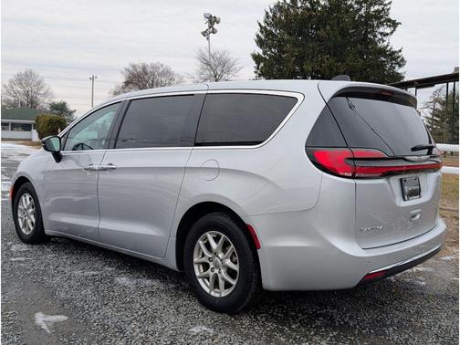 2024 Chrysler Pacifica Touring-L
