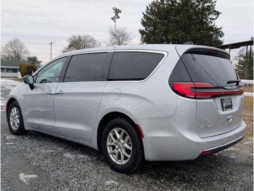 2024 Chrysler Pacifica Touring-L