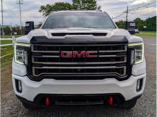 Summit White 2023 GMC Sierra 2500 AT4