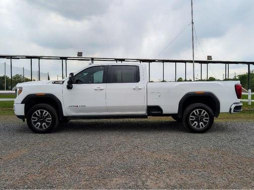 Summit White 2023 GMC Sierra 2500 AT4