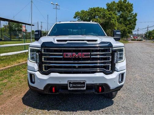 Summit White 2023 GMC Sierra 2500 AT4