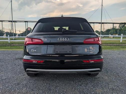 Brilliant Black 2018 Audi Q5 2.0T Premium Plus