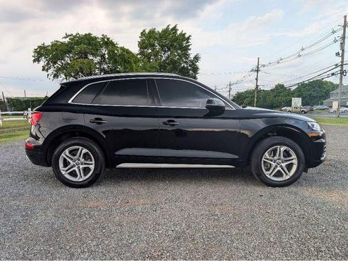 Brilliant Black 2018 Audi Q5 2.0T Premium Plus