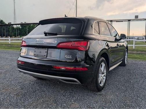 Brilliant Black 2018 Audi Q5 2.0T Premium Plus