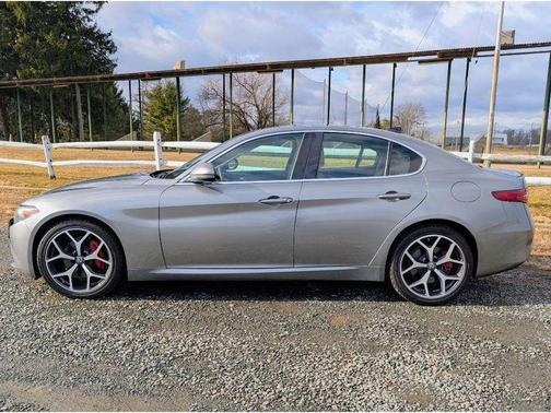 2019 Alfa Romeo Giulia Base