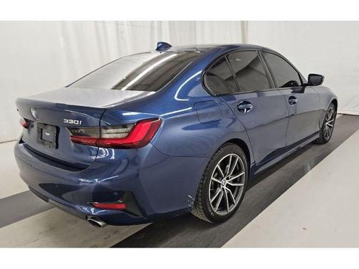 2022 BMW 330 i xDrive