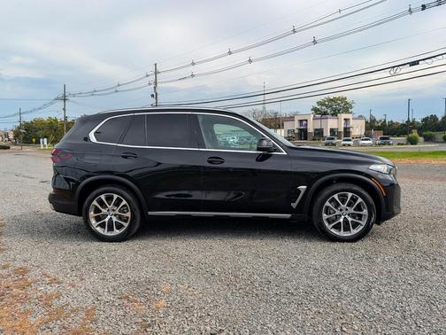 Black Sapphire Metallic 2026 BMW X5 xDrive40i