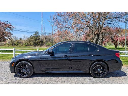 2018 BMW 330 i xDrive