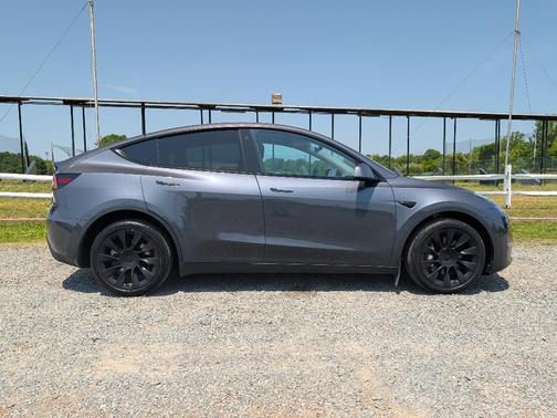 Gray 2022 Tesla Model Y Long Range