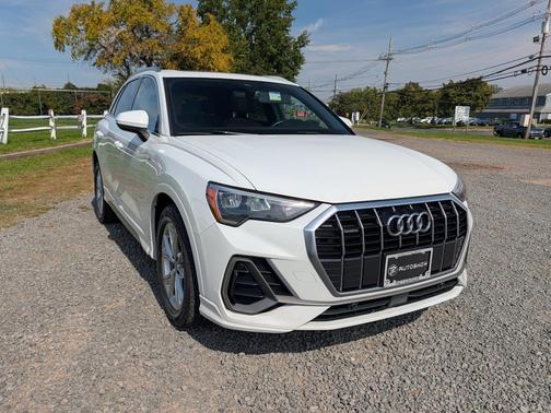 Glacier White Metallic 2021 Audi Q3 45 S line Premium
