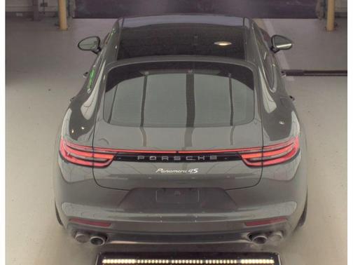 2018 Porsche Panamera 4S