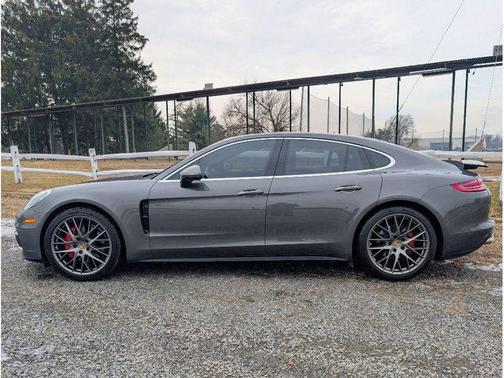 2018 Porsche Panamera 4S